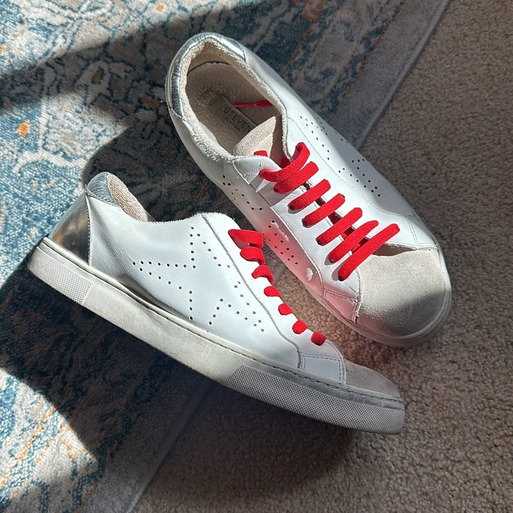 Steven By Steve Madden White Sneakers with Silver Detail & Star Detail